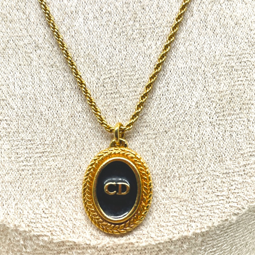 Christian Dior Vintage Oval Gold with Black Enamel Pendant Necklace - Picture 4 of 10